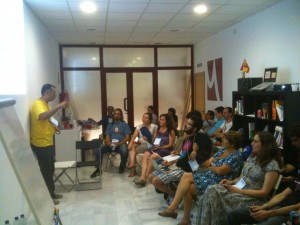 Paco Olivares ante la audiencia de WordPress Sevilla Meetup